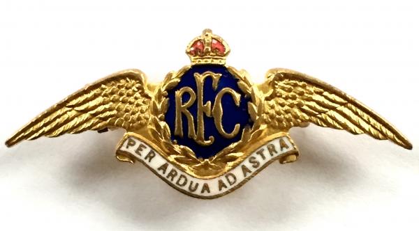 WW1 Royal Flying Corps Gilt Pilot Wing RFC Sweetheart Brooch by Phillips Aldershot.