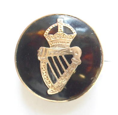 London Irish Rifles 1916 hallmarked gold regimental sweetheart brooch 