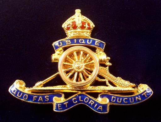 WW1 Royal Artillery 15ct Gold & Enamel RA Regimental Sweetheart Brooch by Charles Packer & Co, London..