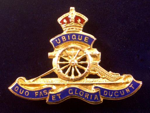 Royal Artillery 9ct Gold & Enamel RA Regimental Sweetheart Brooch by Deakin & Francis Ltd Birmingham.