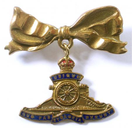 WW2 Royal Artillery Gilt & Enamel Bow RA Pendant Regimental Sweetheart Brooch.
