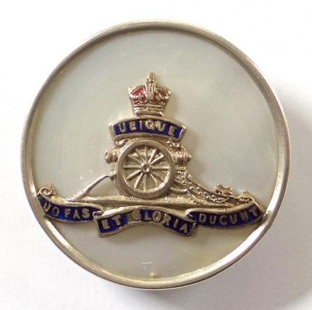 WW1 Royal Artillery Mother of Pearl Silver Rim Sweetheart Brooch.