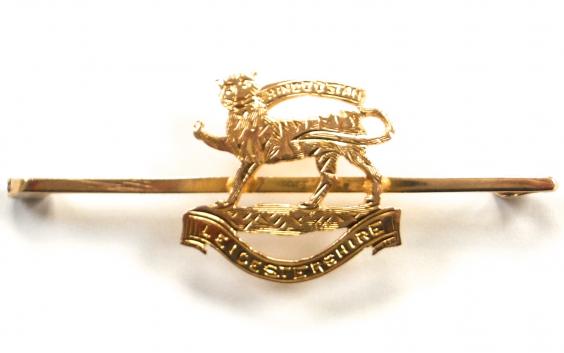 WW1 Leicestershire Regiment Gold Sweetheart Bar Brooch by Henry Matthews, Birmingham