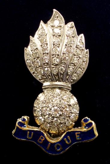 EIIR Royal Artillery, 1976 Hallmarked 18ct Gold & Diamond Ubique Grenade RA Sweetheart Brooch.