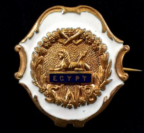 WW1 South Wales Borderers White Face Enamel Welsh Regimental Sweetheart Brooch.