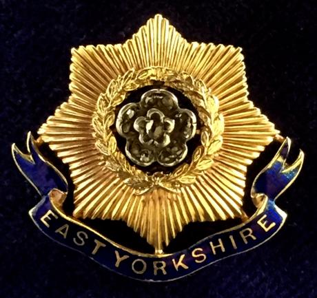 WW1 East Yorkshire Regiment Gold & Diamond Sweetheart Brooch.