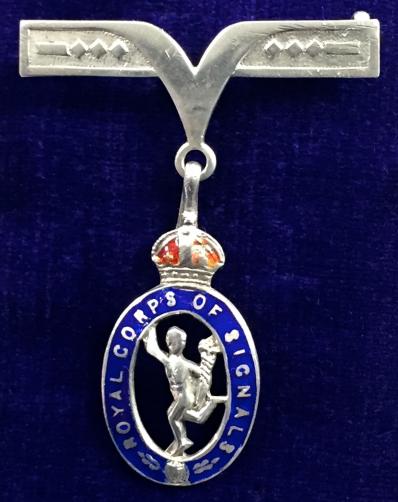 WW2 'V For Victory' Royal Corps of Signals Silver & Enamel Sweetheart Brooch.