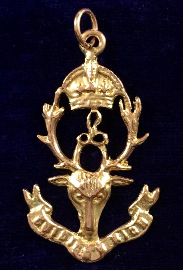 WW1 Seaforth Highlanders (Ross-shire Buffs) Scottish regimental gold pendant