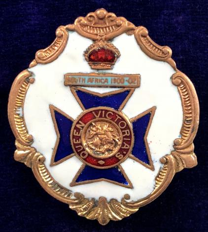 WW1 9th County of London Battalion Queen Victoria Rifles White Faced Enamel Sweetheart Brooch.