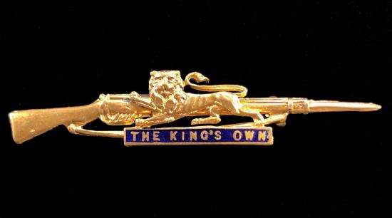 WWI The King's Own gilt and enamel rifle sweetheart brooch