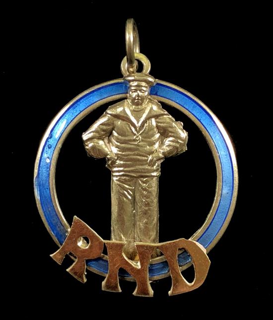 WW1 Royal Naval Division silver RND sailor figure pendant badge
