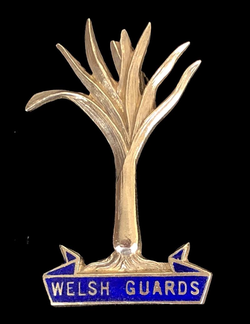 Welsh Guards silver and enamel regimental sweetheart brooch